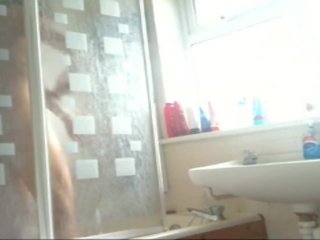 Nastolatka sympatia nagie nabierający prysznic