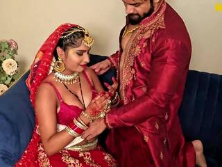 Extrem vild och smutsiga kärlek tillverkning med en newly gift desi par honeymoon klocka nu indisk vuxen filma