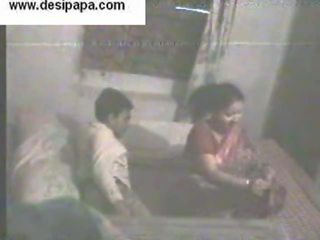Indien paire secrètement filmé en leur chambre avalement et ayant sexe agrafe chaque autre